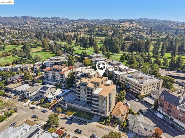 5340 Broadway Ter 403, Oakland CA 94618