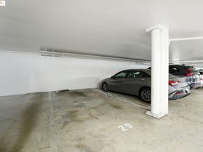 5340 Broadway Ter 403, Oakland CA 94618