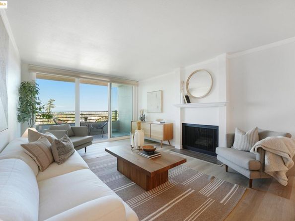 5340 Broadway Ter 403, Oakland CA 94618
