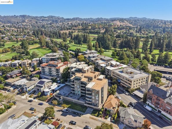 5340 Broadway Ter 403, Oakland CA 94618