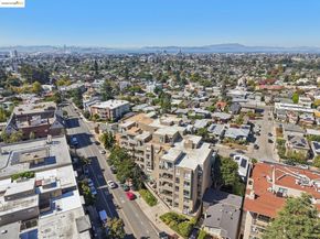 5340 Broadway Ter 403, Oakland CA 94618