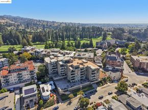 5340 Broadway Ter 403, Oakland CA 94618