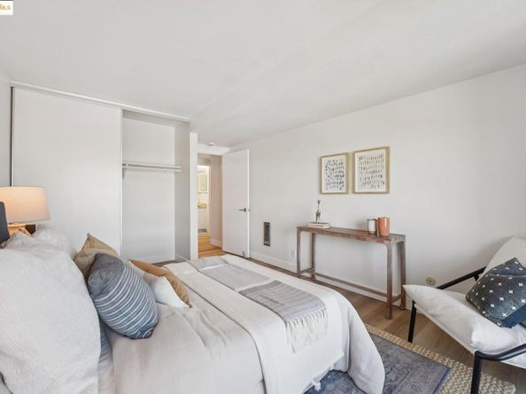 5340 Broadway Ter 403, Oakland CA 94618