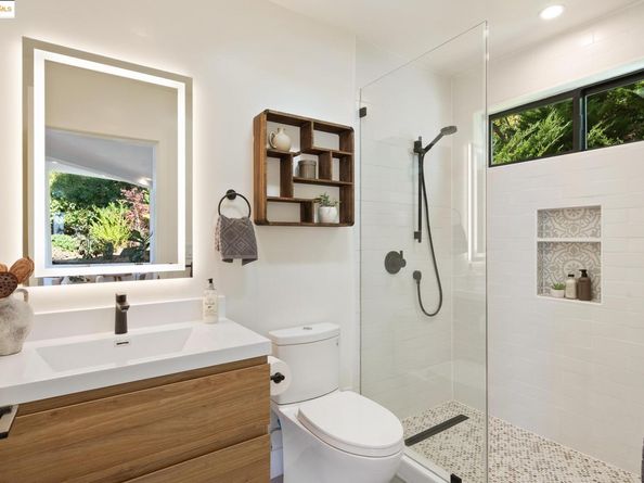 90 Estates Dr, Orinda CA 94563