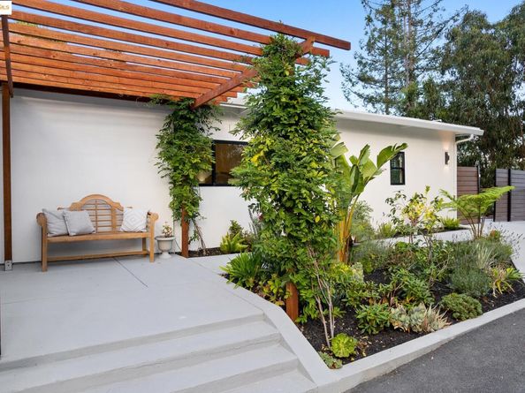 90 Estates Dr, Orinda CA 94563