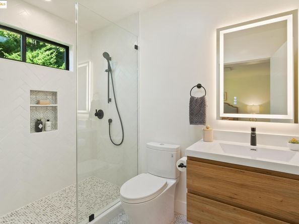 90 Estates Dr, Orinda CA 94563