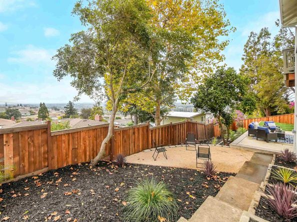 2412 Lyle Ct, Castro Valley CA 94578