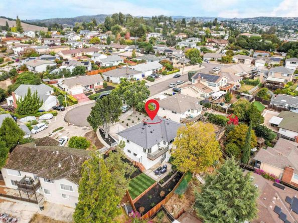 2412 Lyle Ct, Castro Valley CA 94578