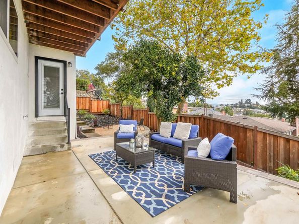 2412 Lyle Ct, Castro Valley CA 94578