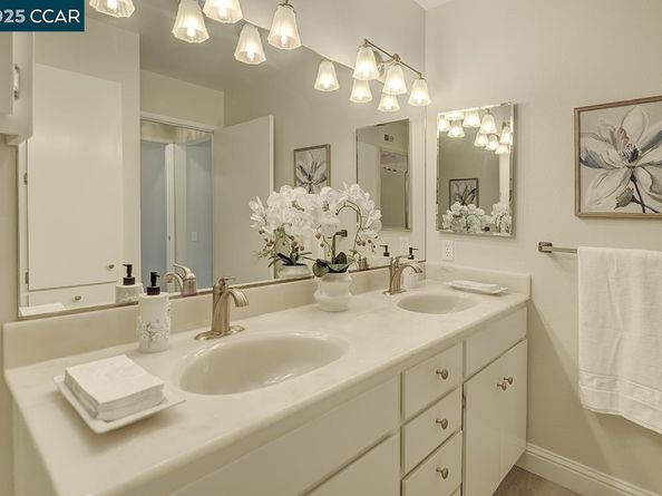 2900 Tice Creek Dr 1 & 3, Walnut Creek CA 94595