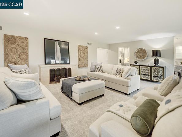 2900 Tice Creek Dr 1 & 3, Walnut Creek CA 94595