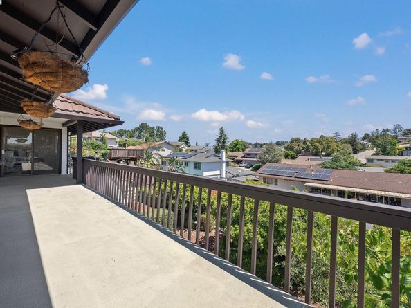 27896 Adobe Ct, Hayward CA 94542