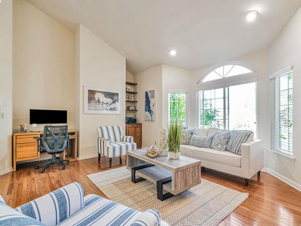 7840 Creekside Dr, Dublin CA 94568