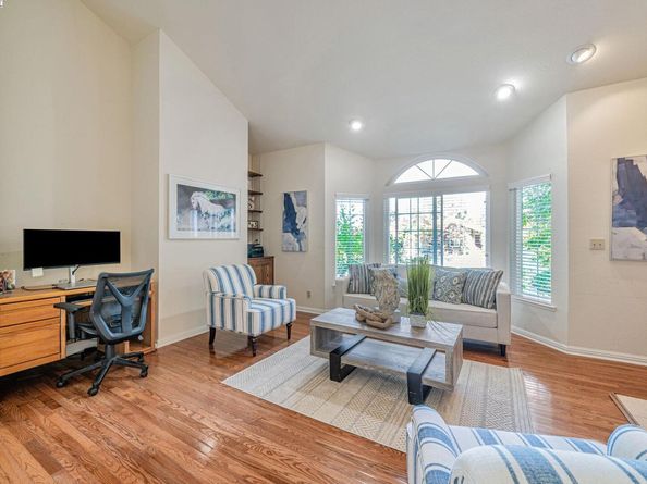 7840 Creekside Dr, Dublin CA 94568