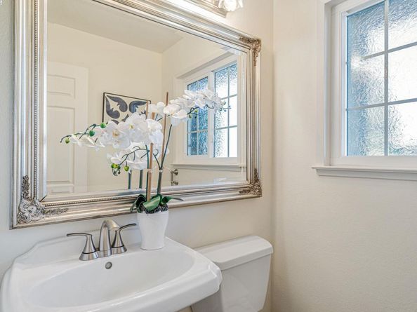 7840 Creekside Dr, Dublin CA 94568