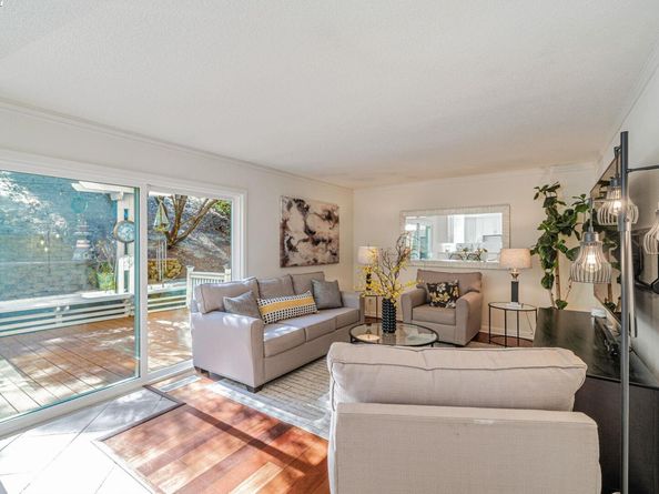 7840 Creekside Dr, Dublin CA 94568