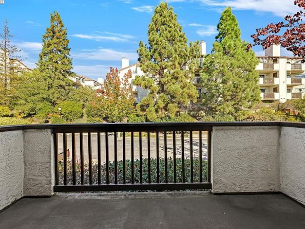 21117 Gary Dr 217, Hayward CA 94546