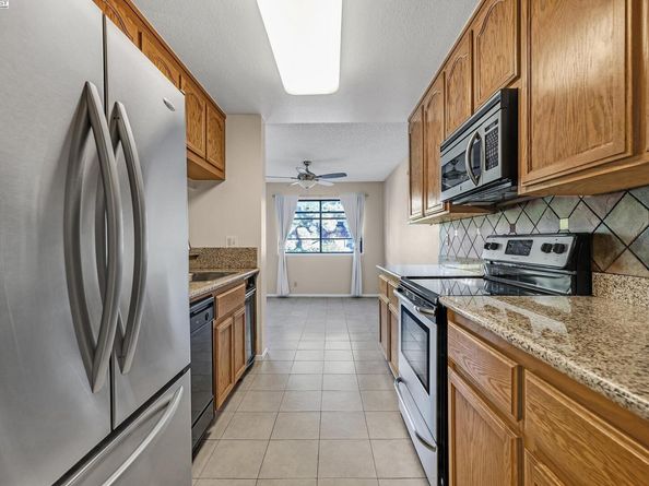 21117 Gary Dr 217, Hayward CA 94546