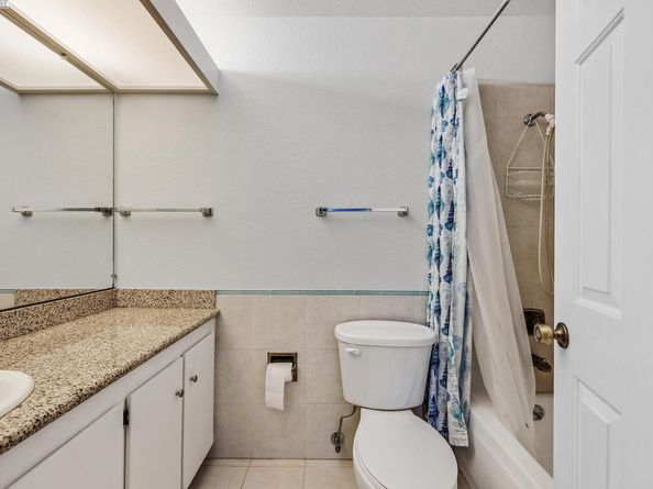 21117 Gary Dr 217, Hayward CA 94546