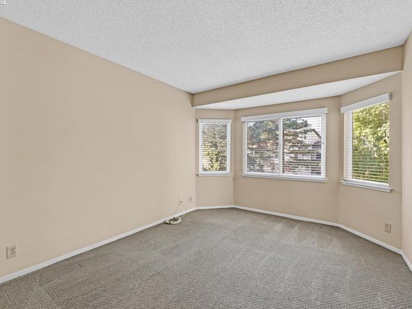 21117 Gary Dr 217, Hayward CA 94546