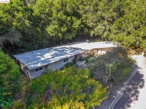 7 Saint Stephens Dr, Orinda CA 94563