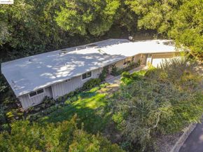 7 Saint Stephens Dr, Orinda CA 94563