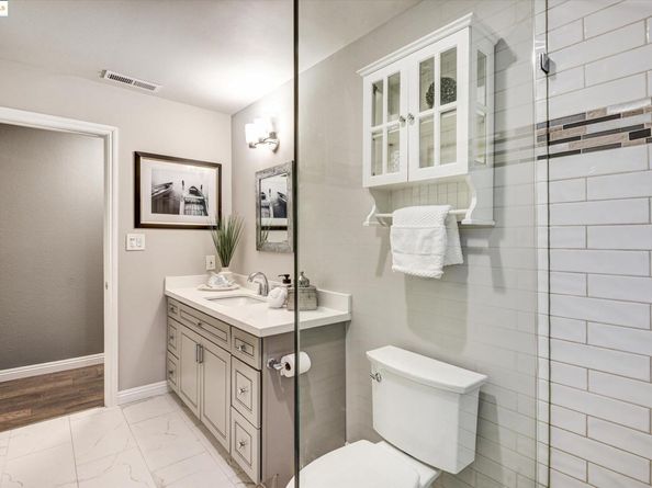 7 Saint Stephens Dr, Orinda CA 94563