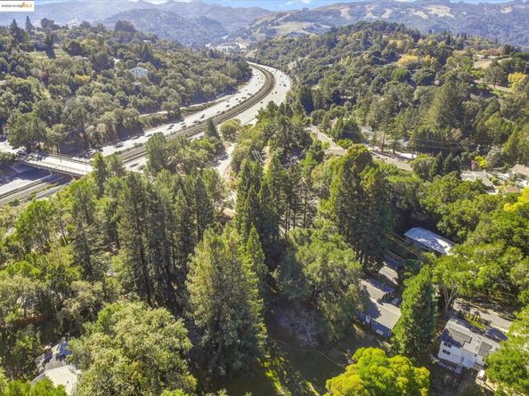 7 Saint Stephens Dr, Orinda CA 94563