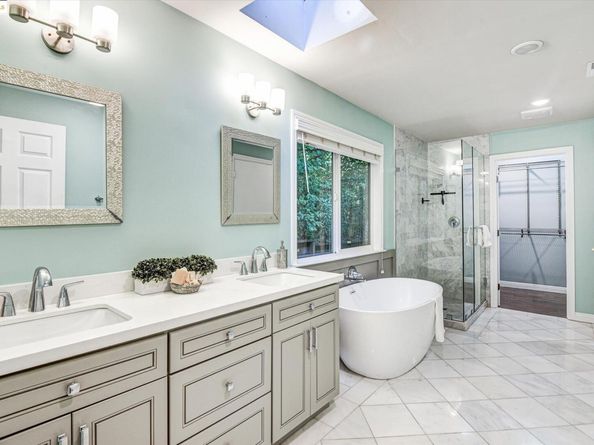 7 Saint Stephens Dr, Orinda CA 94563