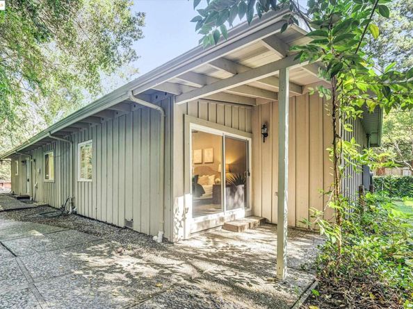 7 Saint Stephens Dr, Orinda CA 94563