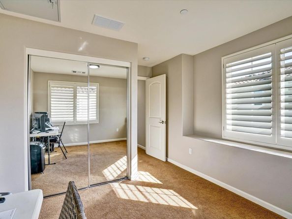 25 Heligan Ln 9, Livermore CA 94551