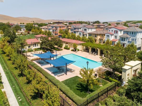 25 Heligan Ln 9, Livermore CA 94551