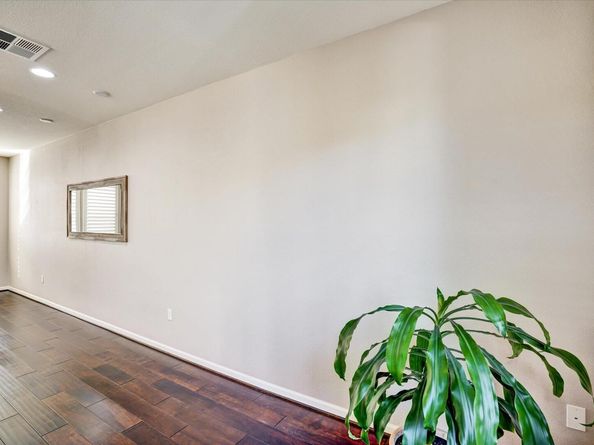 25 Heligan Ln 9, Livermore CA 94551