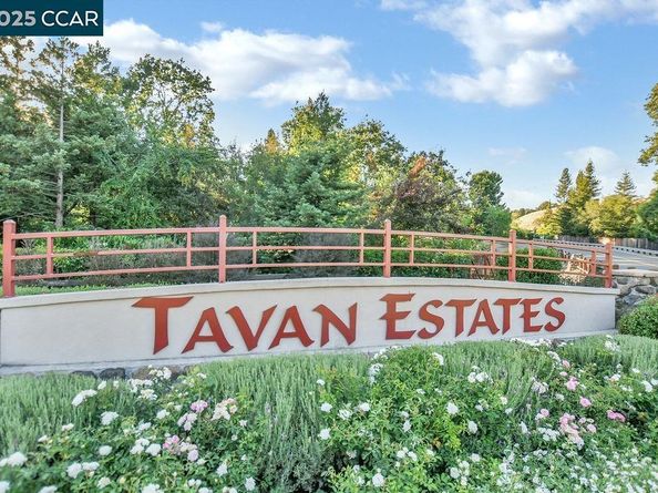 916 Calle Verde, Martinez CA 94553