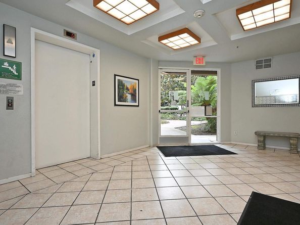 280 Caldecott Ln 221, Oakland CA 94618