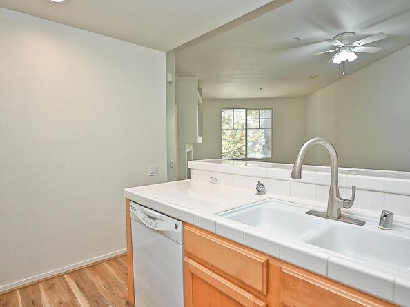 280 Caldecott Ln 221, Oakland CA 94618