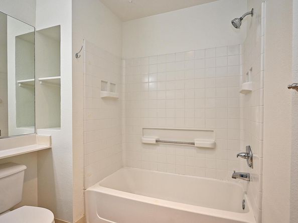 280 Caldecott Ln 221, Oakland CA 94618