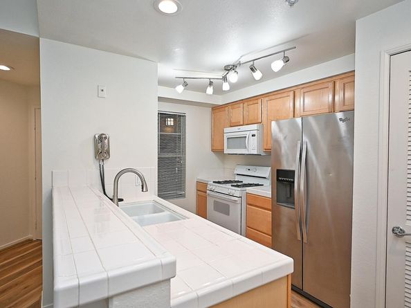 280 Caldecott Ln 221, Oakland CA 94618