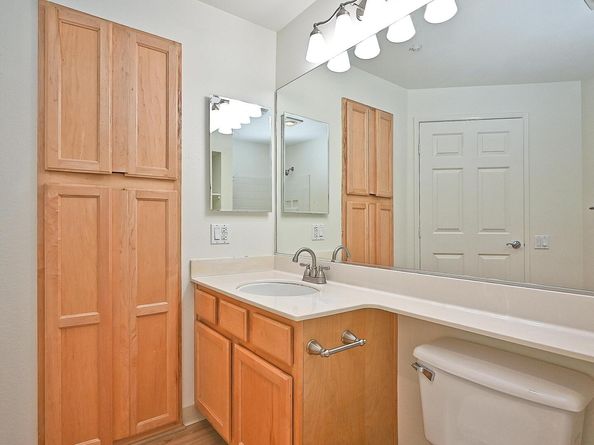 280 Caldecott Ln 221, Oakland CA 94618