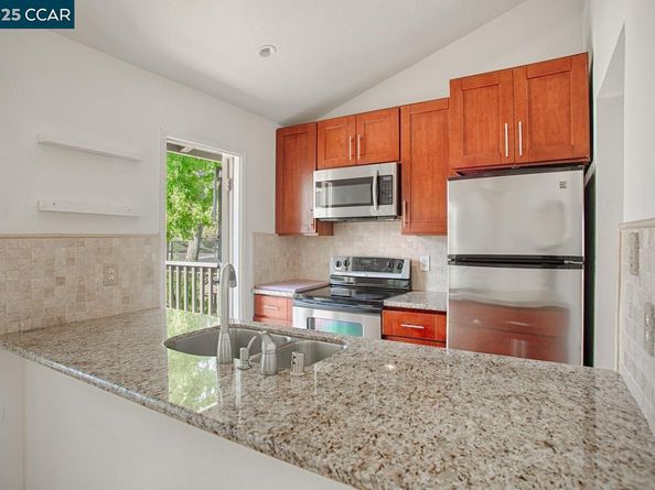 407 Ridgeview dr, Pleasant Hill CA 94523
