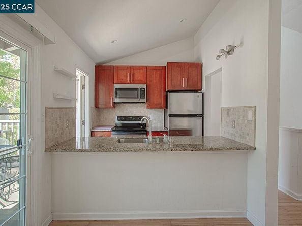 407 Ridgeview dr, Pleasant Hill CA 94523