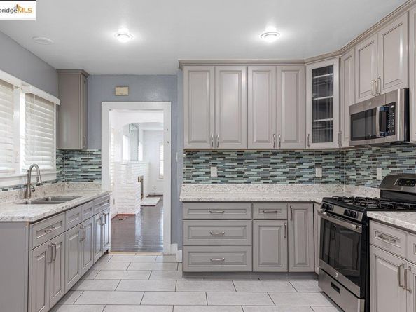 8039 Idlewood St, Oakland CA 94605