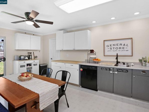 2745 Minert Rd, Concord CA 94518