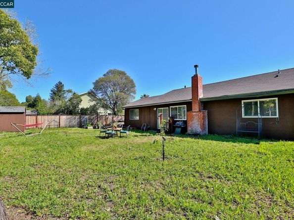 2745 Minert Rd, Concord CA 94518