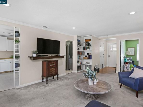 2745 Minert Rd, Concord CA 94518