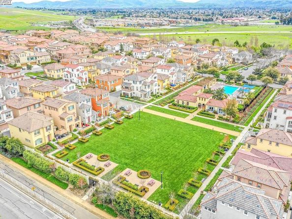 626 Heligan Ln 4, Livermore CA 94551