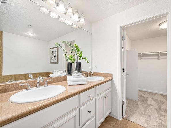626 Heligan Ln 4, Livermore CA 94551