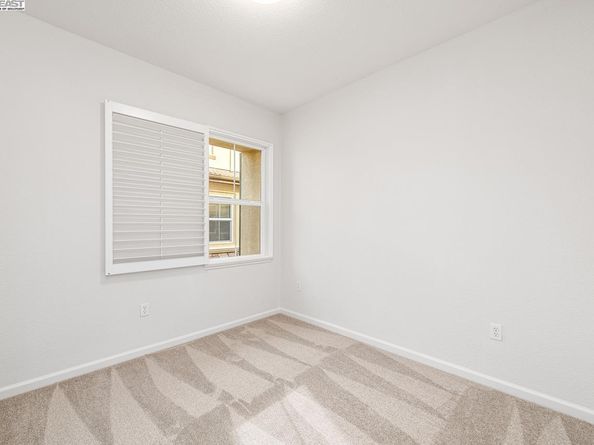 626 Heligan Ln 4, Livermore CA 94551