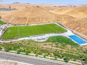 626 Heligan Ln 4, Livermore CA 94551