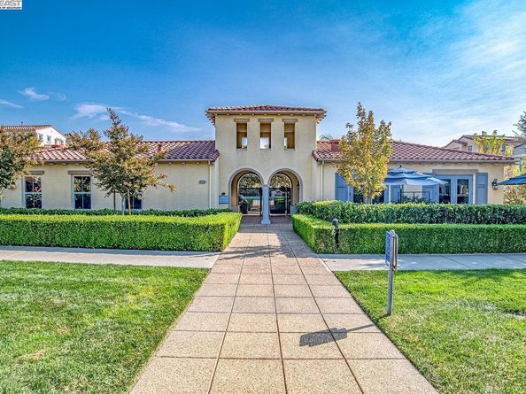 626 Heligan Ln 4, Livermore CA 94551